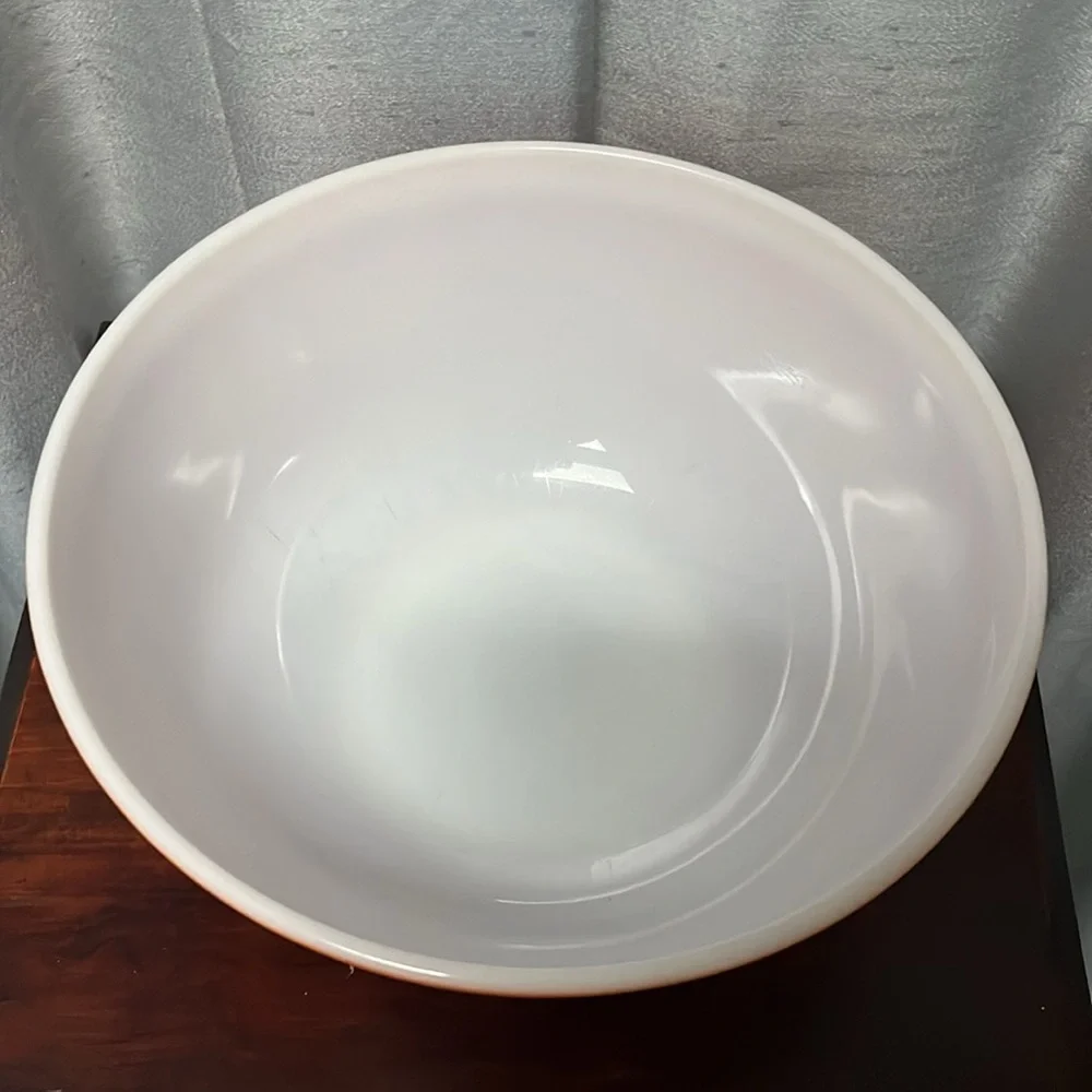 Pyrex mixing bowl